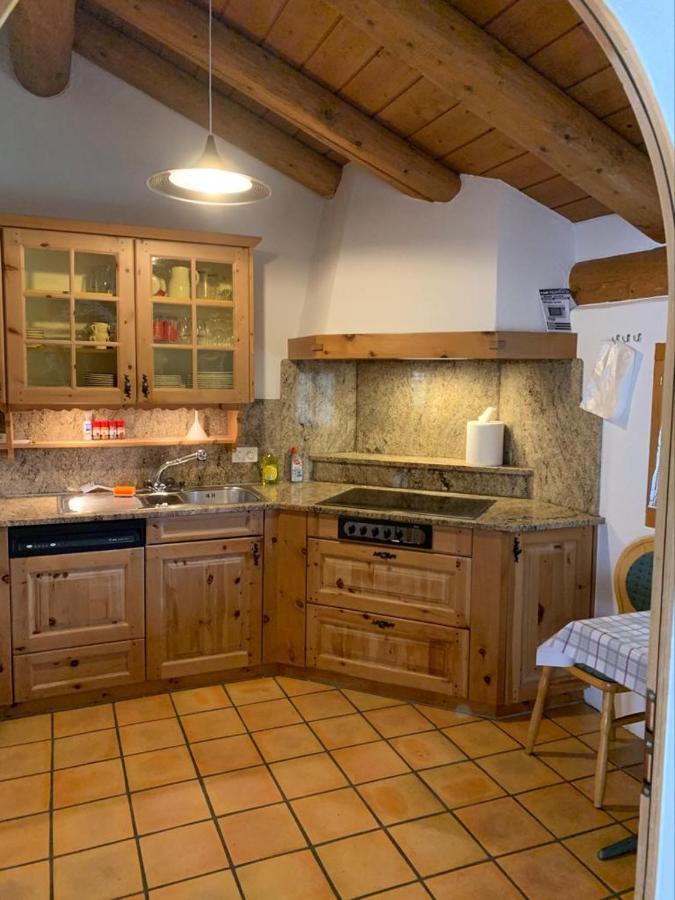 Ferienwohnung Jalet Tschierv Zewnętrze zdjęcie